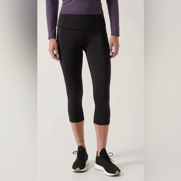 Athleta Pants - Athleta Ultimate Stash II Capri